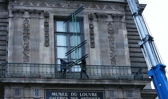 Einbrecher-Fenster im Pariser Louvre-Museum jetzt vergittert