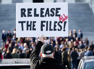 Epstein-Akten: US-Justizministerium veröffentlicht 8000 neue Dokumente