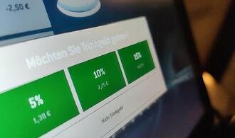 Dehoga lehnt verpflichtende Möglichkeit zur Kartenzahlung ab