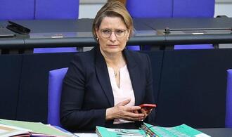 Hubig gegen Klarnamenpflicht im Internet