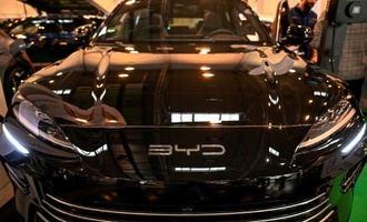 BYD 2025 voraussichtlich weltgrößter E-Autobauer - Tesla überflügelt