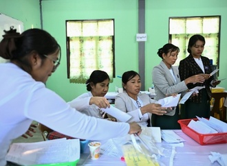 Junta-nahe Partei sieht sich als Sieger von erster Wahl-Phase in Myanmar
