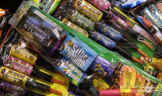 Diebe plündern in mehreren Fällen Container mit Böllern - tausende Euro Schaden