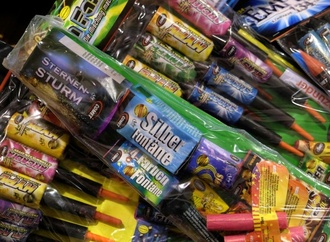 Diebe plündern in mehreren Fällen Container mit Böllern - tausende Euro Schaden