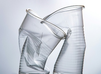 Frankreich verschiebt Verbot von Wegwerf-Plastikbechern um vier Jahre