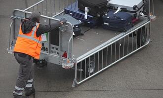 Schnieder will gemeinsamen Gepäcktransfer von Bahn und Airlines