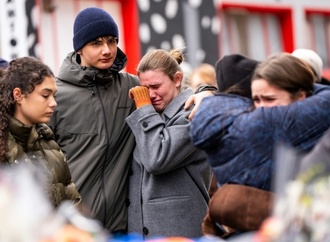 Verheerender Brand bei Silvesterparty in der Schweiz von Fontänen auf Flaschen ausgelöst