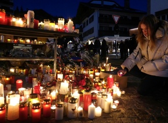 Brandkatastrophe in der Schweiz: Ermittlungen gegen Bar-Betreiber - elf Tote identifiziert