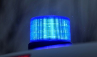 Fahrzeug brennt aus: 88-Jähriger und 85-Jährige sterben bei Autounfall in Hessen