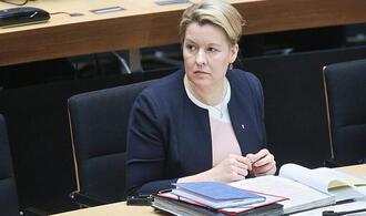 Giffey drängt auf Bundesunterstützung nach Angriff auf Stromnetz