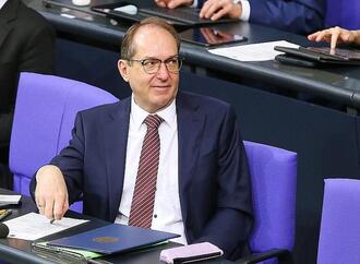 Dobrindt will nach Berliner Anschlag mehr Überwachungsbefugnisse