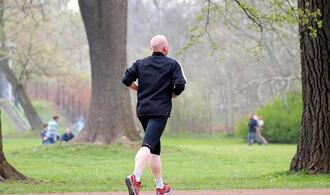 Etwas mehr Haushalte besitzen Fitnessgeräte