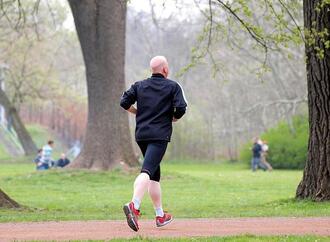 Etwas mehr Haushalte besitzen Fitnessgeräte