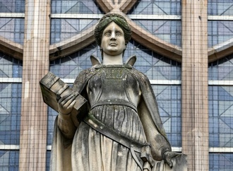 Erwachsenen Sohn mit Axt erschlagen: Vater aus Sachsen-Anhalt muss lange in Haft