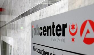 Zahl arbeitsloser Manager erreicht höchsten Stand seit zehn Jahren