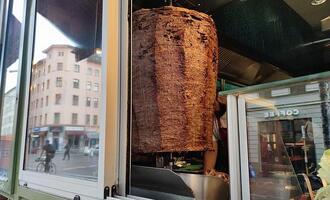 Van Aken spricht sich für ''Dönerpreisbremse'' aus