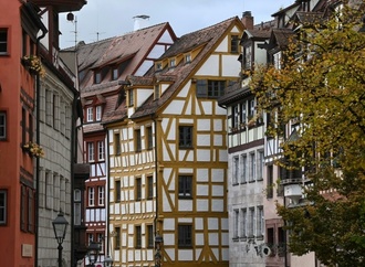 Tödliche Messerattacke auf Cousin: Mordprozess in Nürnberg begonnen