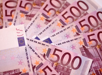 Baden-Württemberg: Telefonbetrüger bringen 69-Jährigen um halbe Million Euro