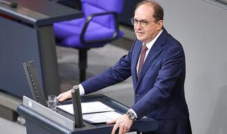 Dobrindt will Kurs gegen Linksextremisten verschärfen