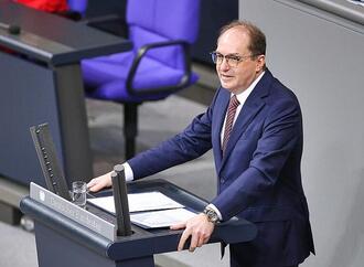 Dobrindt will Kurs gegen Linksextremisten verschärfen