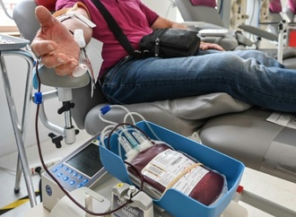 Blutspenden bundesweit knapp: Erkältungswelle und Winterwetter verknappen Angebot