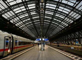 Köln: Mann mit vermeintlich blutverschmierter Machete löst Polizeieinsatz in ICE aus