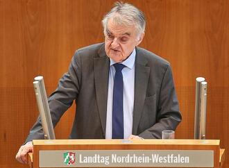 Reul hält Helfer bei Sparkassen-Coup für wahrscheinlich