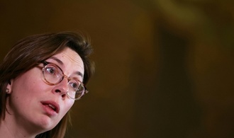 Frankreich sucht weiter nach Haushaltskompromiss - Regierung droht mit Neuwahlen