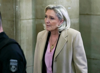Le Pen wegen Veruntreuungsvorwurf vor Gericht - Prozess entscheidet über Kandidatur