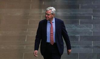 Röttgen begrüßt Trumps Strafzölle gegen Handelspartner des Iran