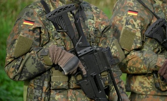 Ausschusschef: Extremistische Vorfälle erschweren Rekrutierung neuer Soldaten