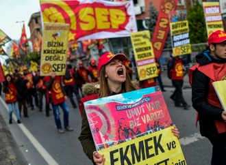 ''Wir kommen nicht über die Runden'': Beamte protestieren in Ankara für höhere Löhne