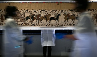 Deutschland gibt Fragmente von berühmtem Wandteppich nach Bayeux zurück