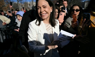 Friedensnobelpreis: Machado übergibt Medaille an Trump