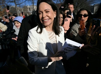 ''Er hat es verdient'': Machado überreicht Trump ihre Friedensnobelpreis-Medaille