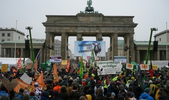 Mehrere tausend Menschen demonstrieren in Berlin für andere Agrarpolitik