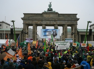Mehrere tausend Menschen demonstrieren in Berlin für andere Agrarpolitik