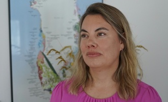 Grönländische Ministerin lobt Europas Reaktionen auf Trump - Macron nennt US-Zölle ''inakzeptabel''