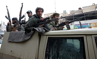 Beobachter: Kurdische Kämpfer ziehen sich von größtem Ölfeld Syriens zurück