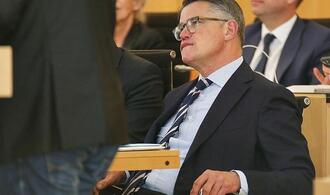 Hessens Ministerpräsident für höhere Wochenarbeitszeit