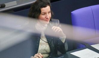 Bär will ersten Fusionsreaktor und mehr Forschung für Frauen