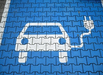 Bundesumweltminister stellt neues Förderprogramm für E-Autos vor