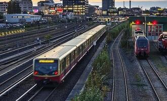 Berlins SPD-Spitzenkandidat will Rückkehr zu 49-Euro-Ticket