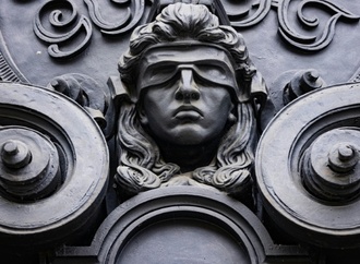 Urteil: Schläge durch eifersüchtigen Ehemann sind kein Arbeitsunfall