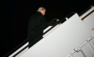 Weißes Haus: Trumps Flugzeug kehrt wegen elektronischem Problem um