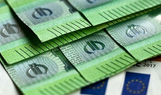 Justizbeamter veruntreut hunderttausende Euro: Haftstrafe in Niedersachsen