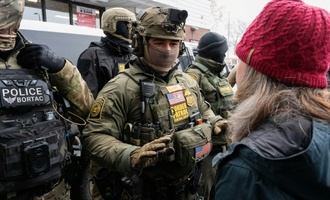 Tödlicher ICE-Einsatz in Minnesota: Drei Festnahmen nach Protestaktion in Kirche