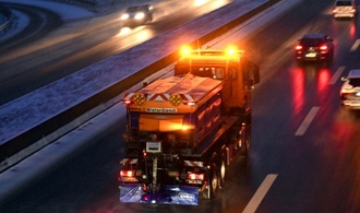 Extreme Straßenglätte im Nordwesten: Hunderte Unfälle und mindestens drei Tote