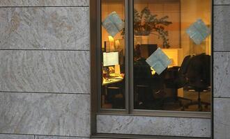 Analyse: Arbeitsbelastung im Dienstleistungssektor bleibt hoch