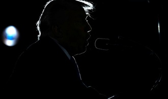 Weißes Haus veröffentlicht manipuliertes Bild von festgenommener Demonstrantin